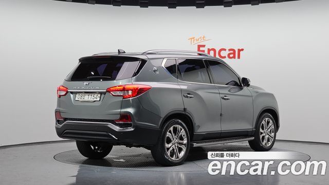 SsangYong Rexton 2018 thumb 3