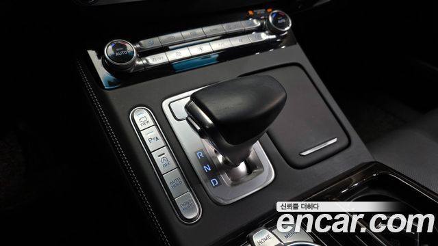 Genesis G90 2019 thumb 10