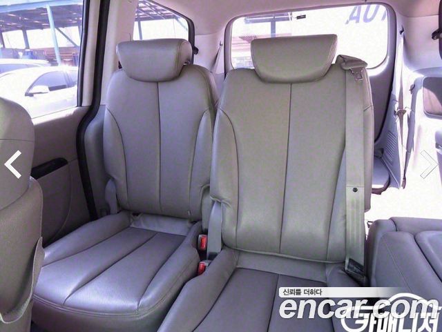 Kia Carnival 2013 thumb 8