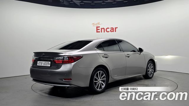 Lexus ES 2018 thumb 3