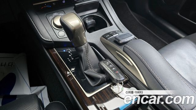 Lexus ES 2018 thumb 9