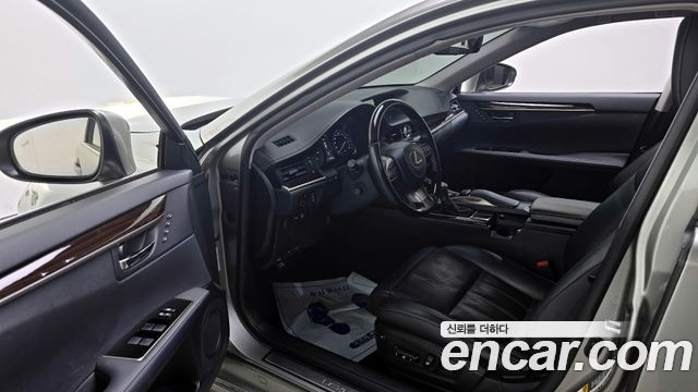 Lexus ES 2018 thumb 10