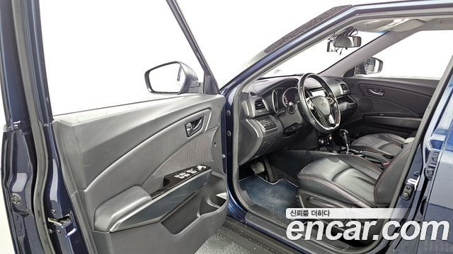SsangYong Tivoli 2016 thumb 11
