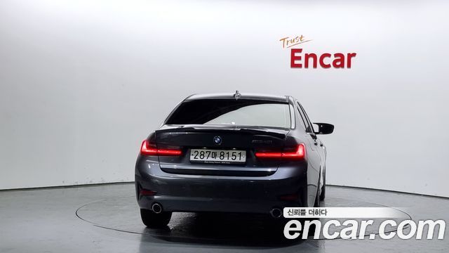 BMW 3 серии 2019 thumb 4