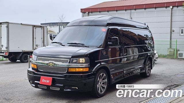 Chevrolet Express Van 2017 thumb 2