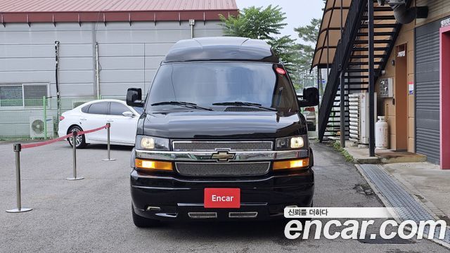 Chevrolet Express Van 2017 thumb 4