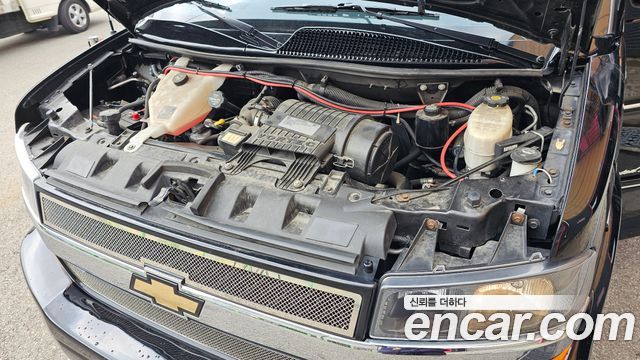 Chevrolet Express Van 2017 thumb 7