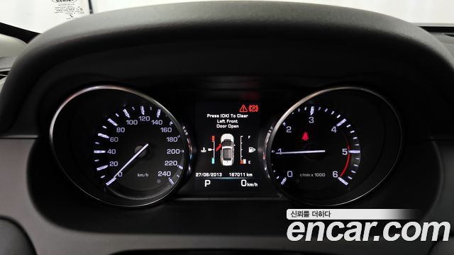Land Rover Discovery Sport 2016 thumb 9