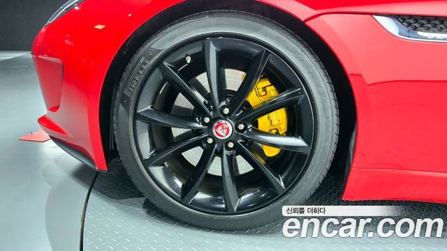 Jaguar F-Type 2015 thumb 6