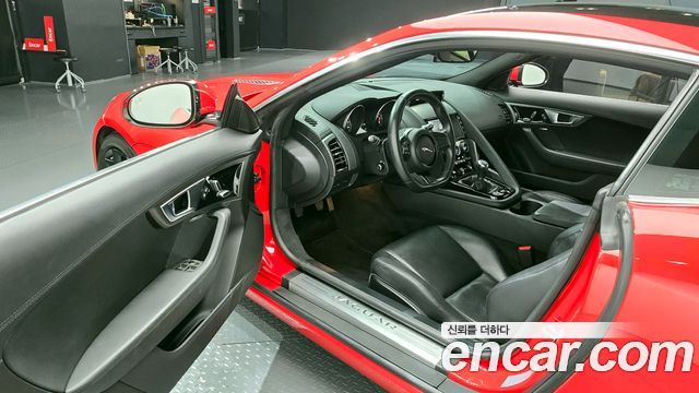 Jaguar F-Type 2015 thumb 11