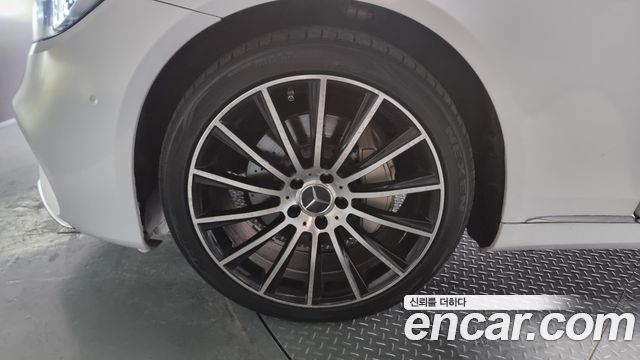 Mercedes-Benz S-Class 2015 thumb 6