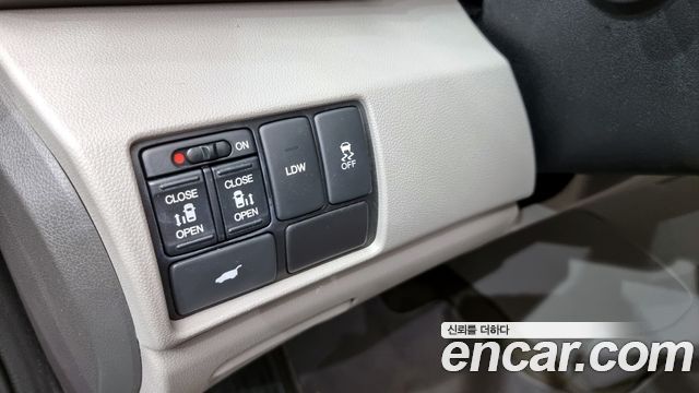 Honda Odyssey 2015 thumb 12