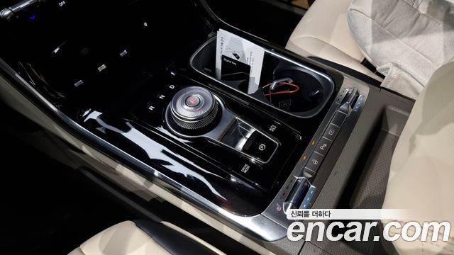 Kia Carnival 2021 thumb 10