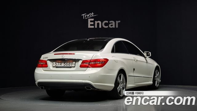Mercedes-Benz E-Class 2011 thumb 2