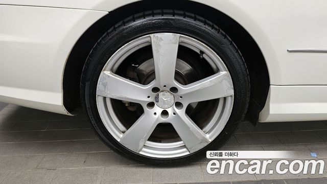 Mercedes-Benz E-Class 2011 thumb 5