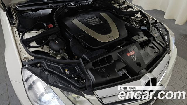 Mercedes-Benz E-Class 2011 thumb 6
