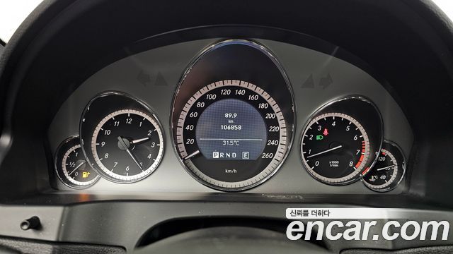 Mercedes-Benz E-Class 2011 thumb 8