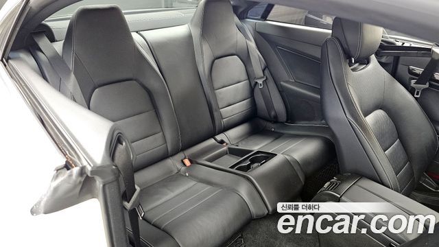 Mercedes-Benz E-Class 2011 thumb 12