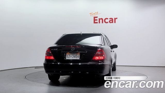 Mercedes-Benz E-Class 2006 thumb 4
