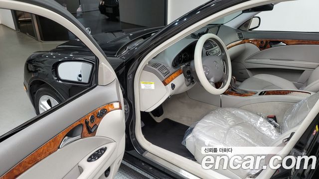 Mercedes-Benz E-Class 2006 thumb 12