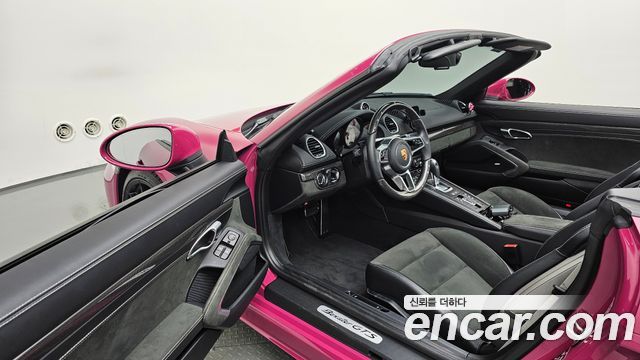 Porsche Cayman 2024 thumb 11