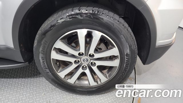 SsangYong Rexton 2013 thumb 6