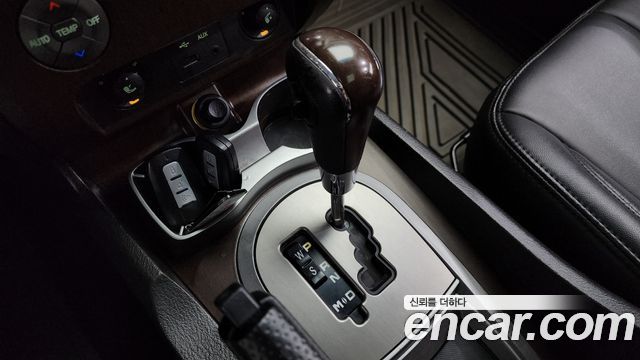 SsangYong Rexton 2013 thumb 9