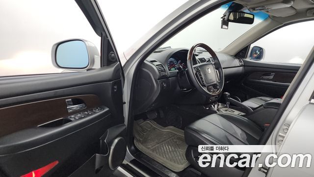 SsangYong Rexton 2013 thumb 10