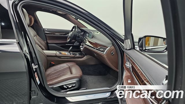 BMW 7 серии 2016 thumb 10