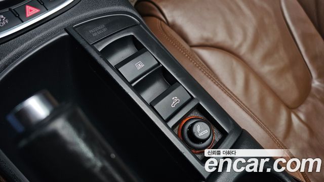 Audi R8 2012 thumb 12
