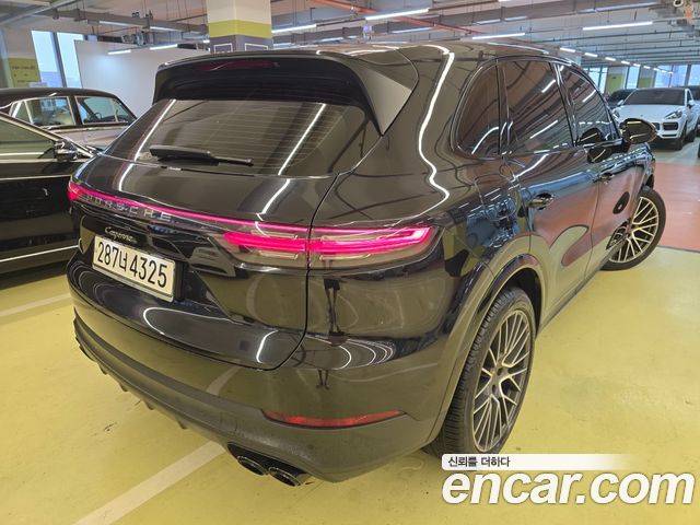 Porsche Cayenne 2020 thumb 3