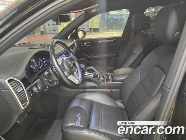 Porsche Cayenne 2020 thumb 10