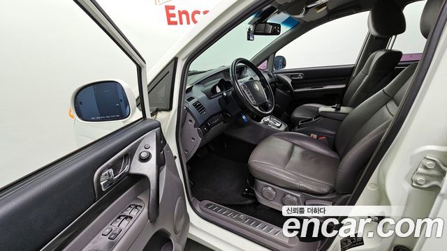 SsangYong Korando 2014 thumb 10