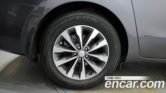 Kia Carnival 2016 thumb 5
