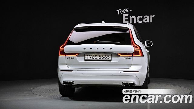 Volvo XC60 2020 thumb 4