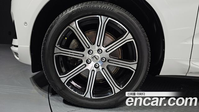 Volvo XC60 2020 thumb 5