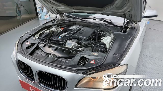 BMW 7 серии 2010 thumb 6