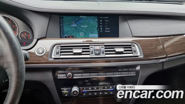 BMW 7 серии 2010 thumb 11