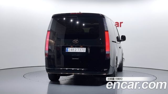 Hyundai Staria 2024 thumb 5