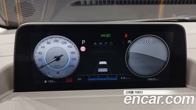 Hyundai Staria 2024 thumb 9