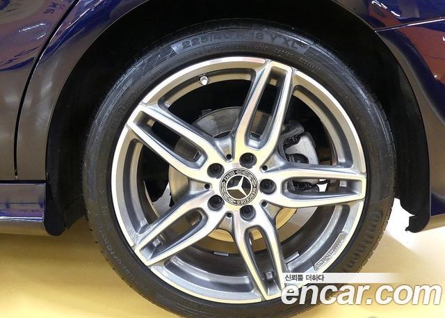 Mercedes-Benz CLA 2018 thumb 9