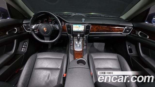 Porsche Panamera 2012 thumb 8