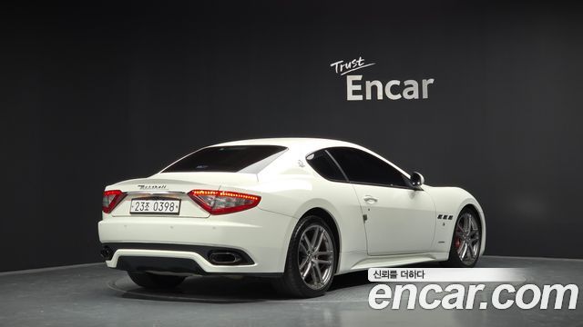 Maserati GranTurismo 2016 thumb 3