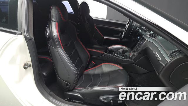 Maserati GranTurismo 2016 thumb 11