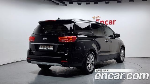Kia Carnival 2019 thumb 3