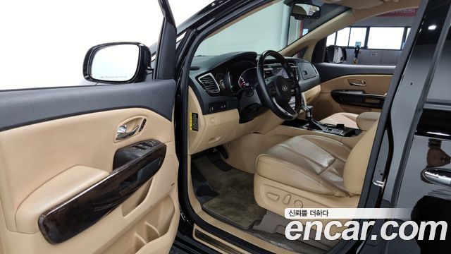 Kia Carnival 2019 thumb 10