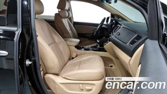 Kia Carnival 2019 thumb 12