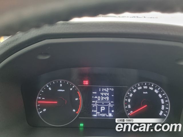 SsangYong Rexton 2018 thumb 9