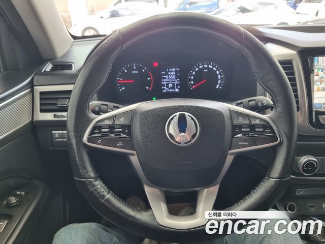 SsangYong Rexton 2018 thumb 10