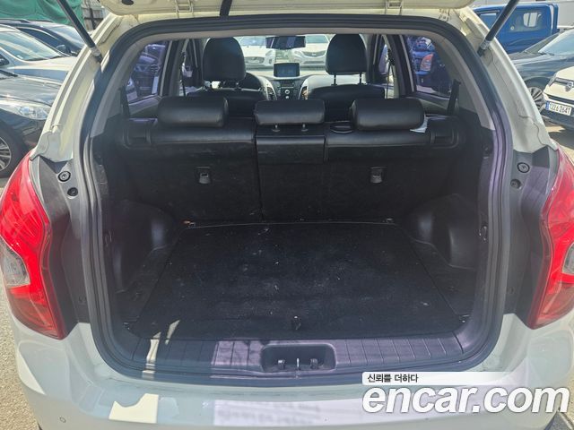 SsangYong Korando 2013 thumb 6